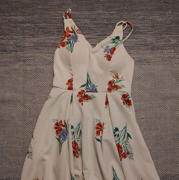 Womens Used Streetwear Society Sz S Floral Pattern Short Summer Dress - Picture 2 of 3